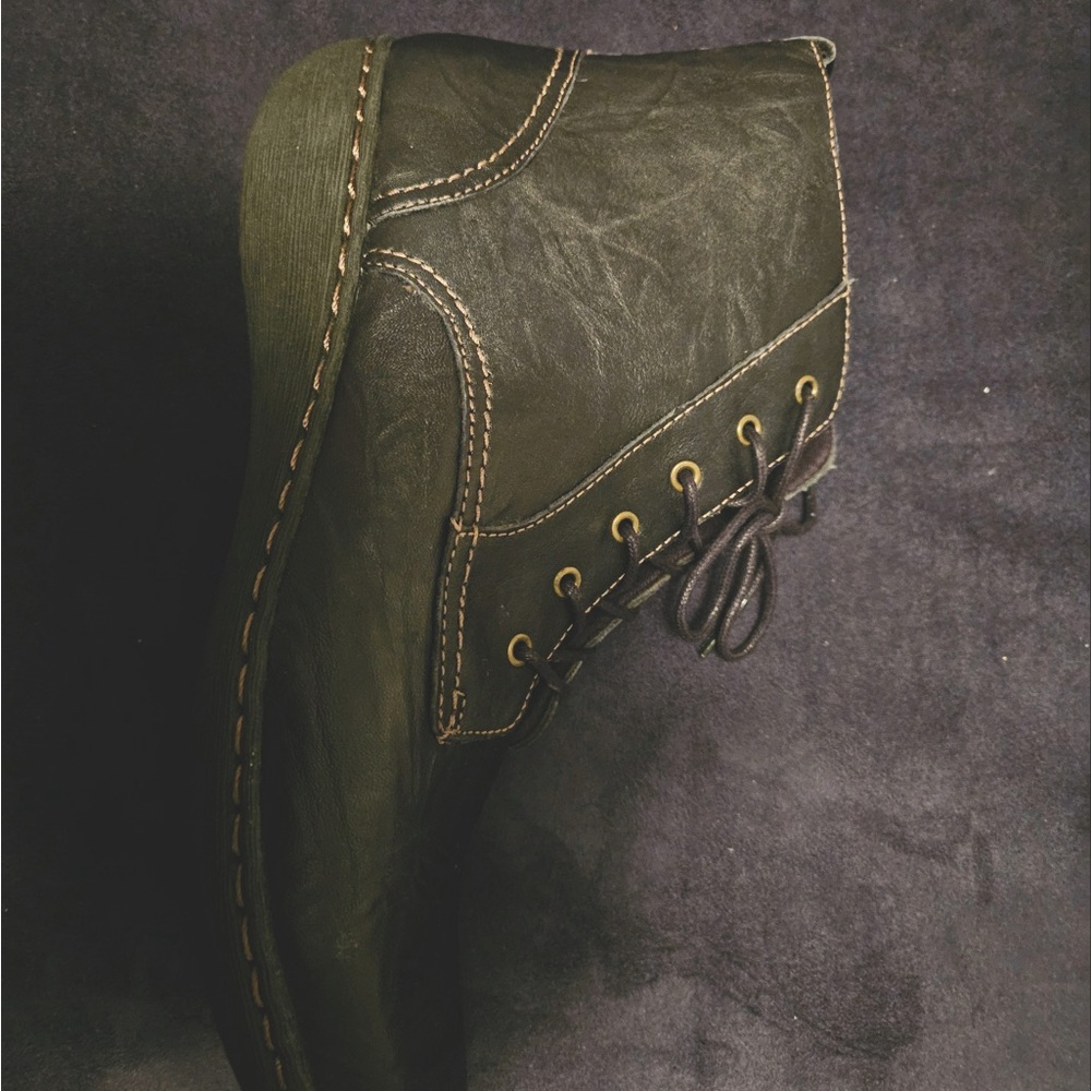 Clarks boots.